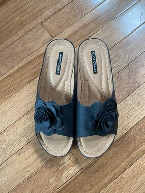 Good Choice super cute sandal